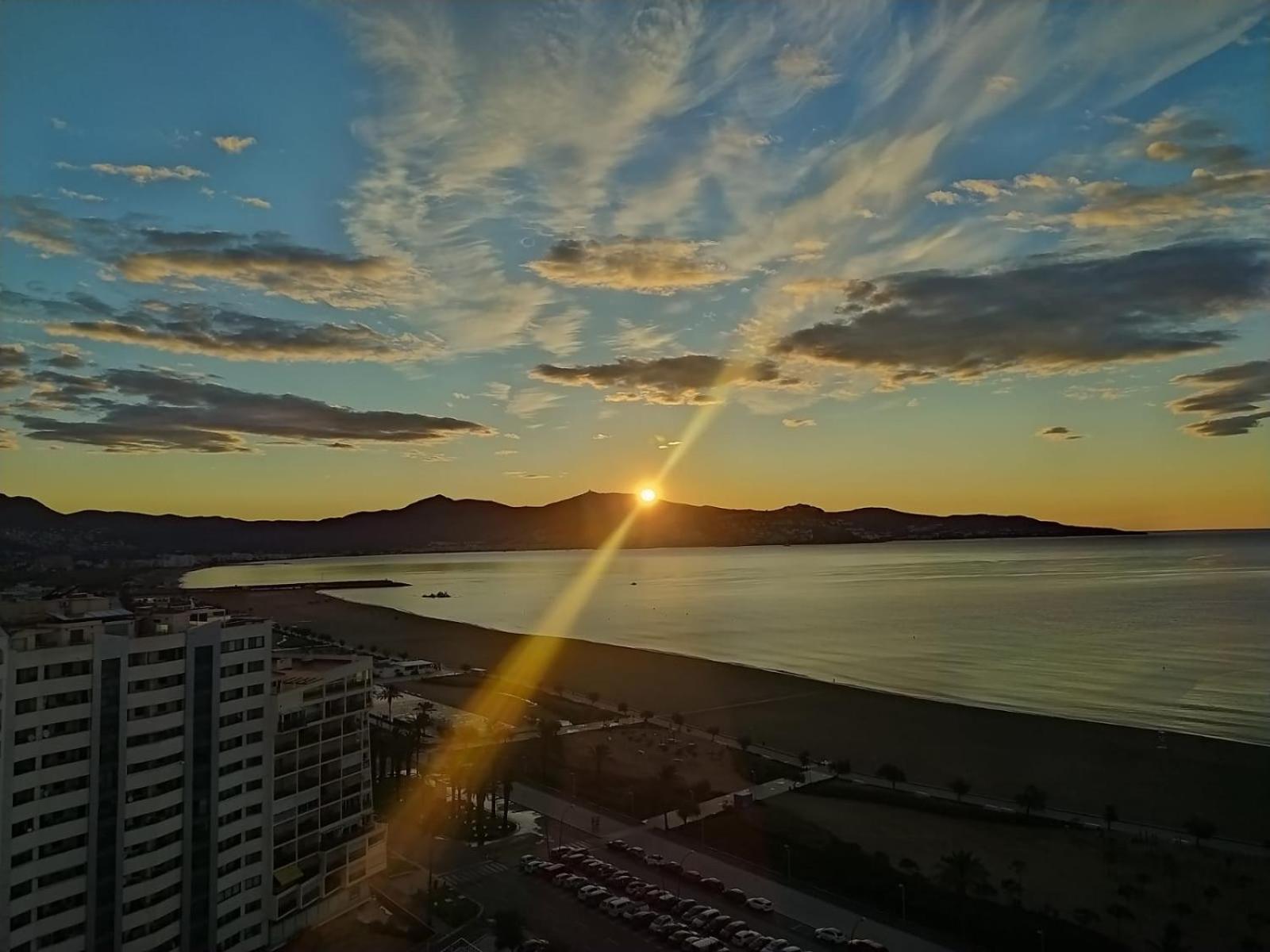 Apartamento Vistas Al Mar Aire Acondicionado Wifi Empuriabrava Exterior photo